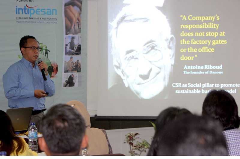 20140827_165038_arif-mujahidin-jadipembicaraaa.jpg
