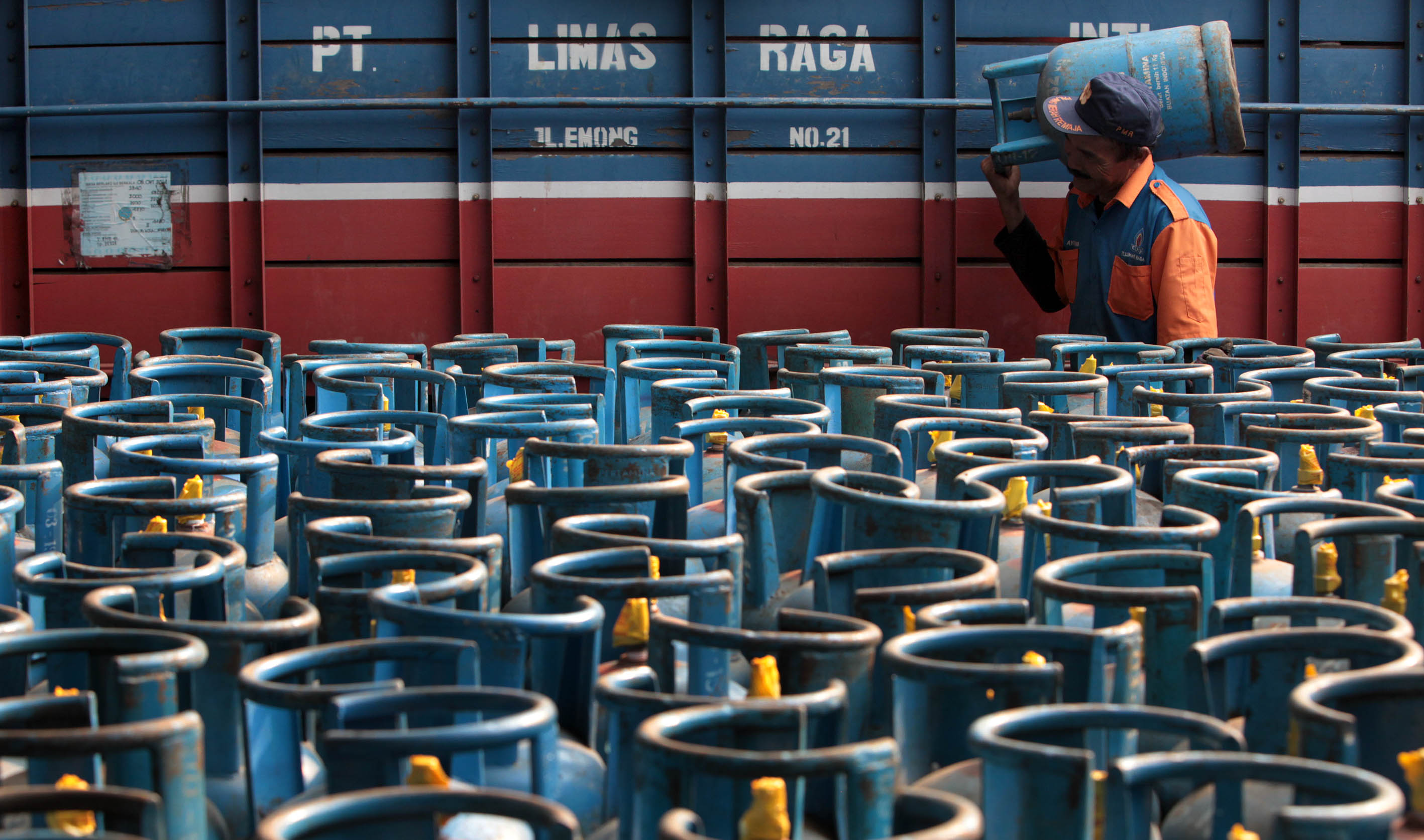 20140911_120303_harga-gas-elpiji-12-kg-naik.jpg