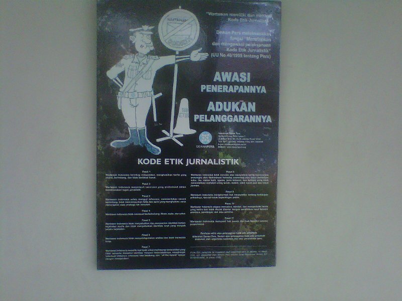 20140916_111027_papan-peringatan-wartawan-bodrex1.jpg