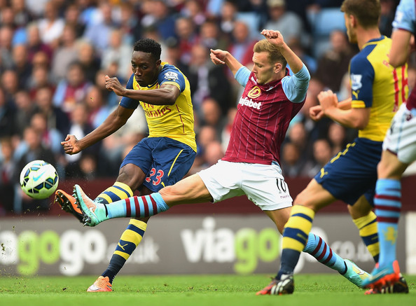 20140920_214901_danny-welbeck-tendang.jpg