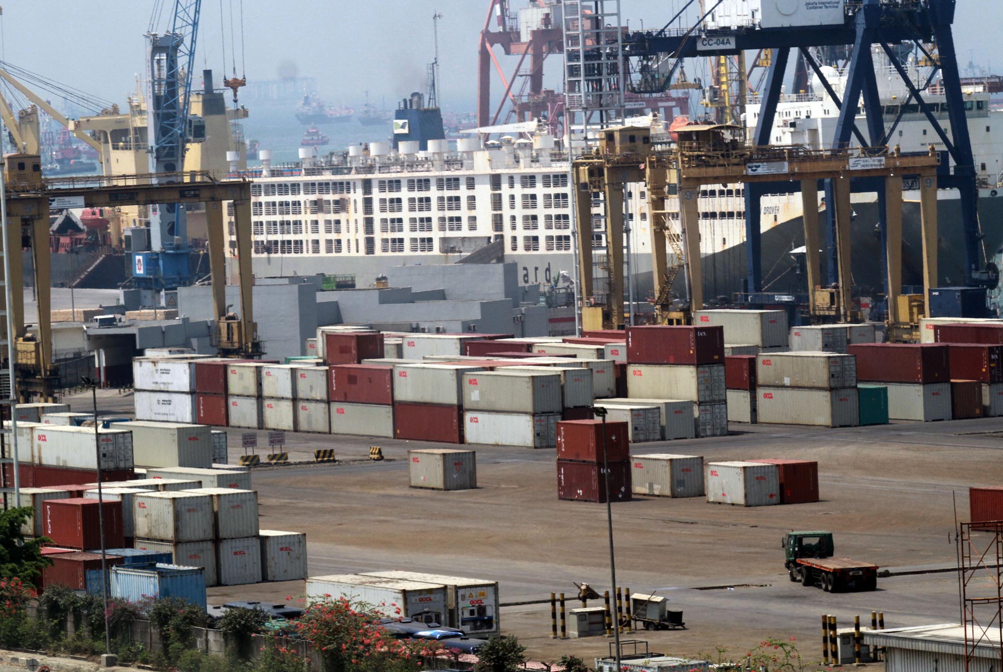 20140923_230558_terminal-peti-kemas-tanjungpriuk.jpg