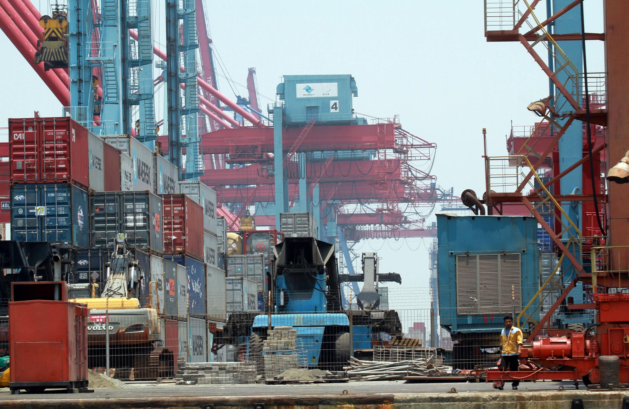 20140923_230721_terminal-peti-kemas-tanjungpriuk.jpg