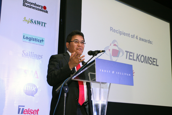 20140924_160614_direktur-utama-telkomsel-alex-sinaga-yes.jpg