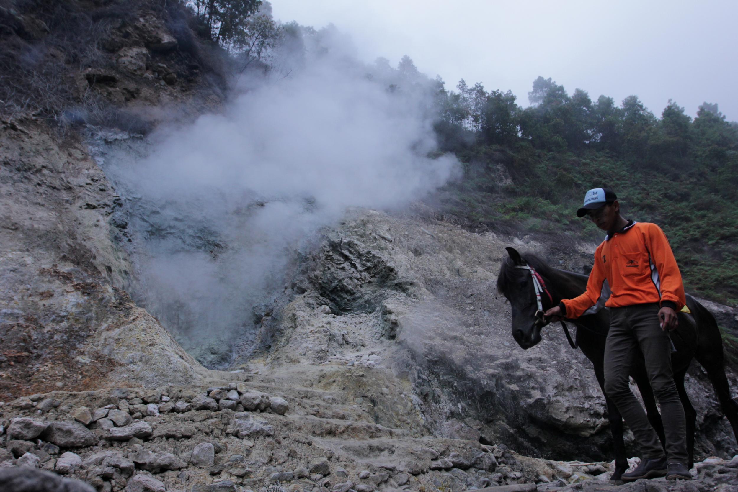 20140925_154017_potensi-geothermal-ungaran-gedung-songo.jpg