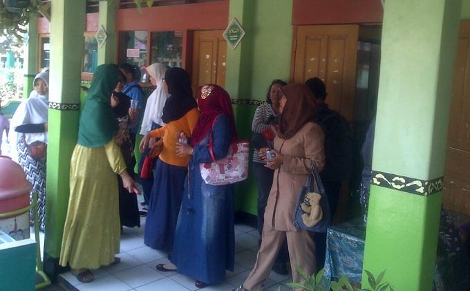 20140927_205215_orang-tua-demo.jpg