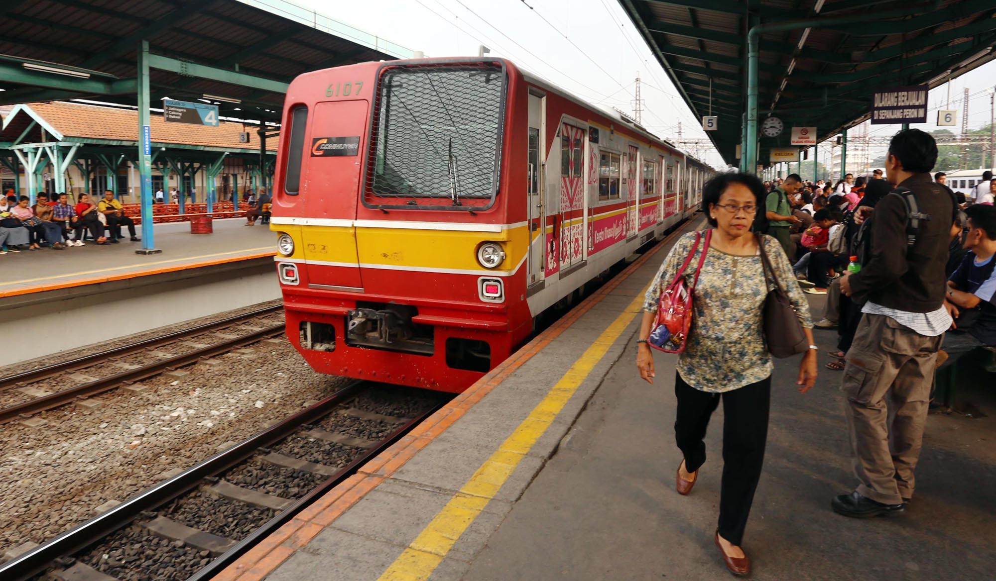20141006_202711_tarif-krl-akan-naik.jpg
