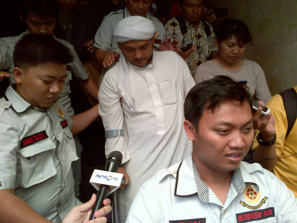 20141009_135455_habib-novel-saat-di-polda-metro-jaya.jpg