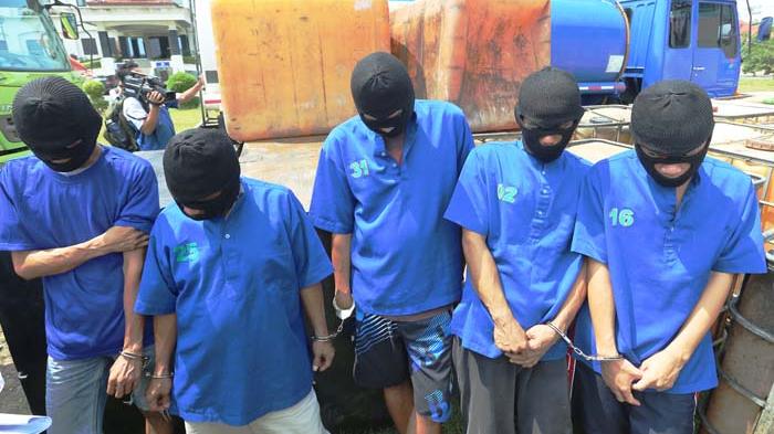 20141014_180443_tersangka-penimbun-solar-bersubsidi-di-batam.jpg