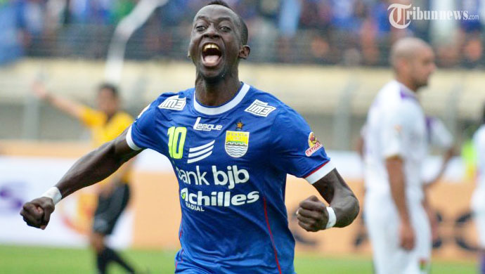 20141014_182107_selebrasi-makan-konate-usai-cetak-gol.jpg