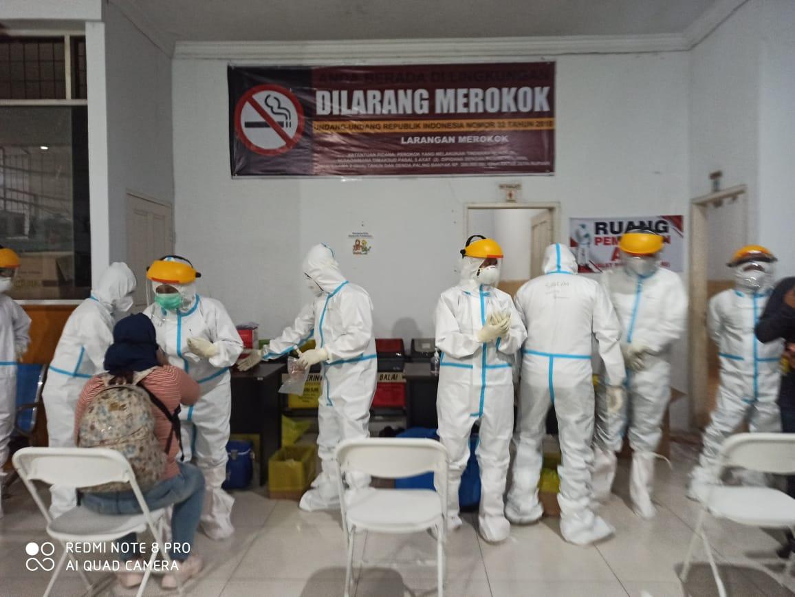 221-pmi-dari-malaysia-dipulangkan.jpg