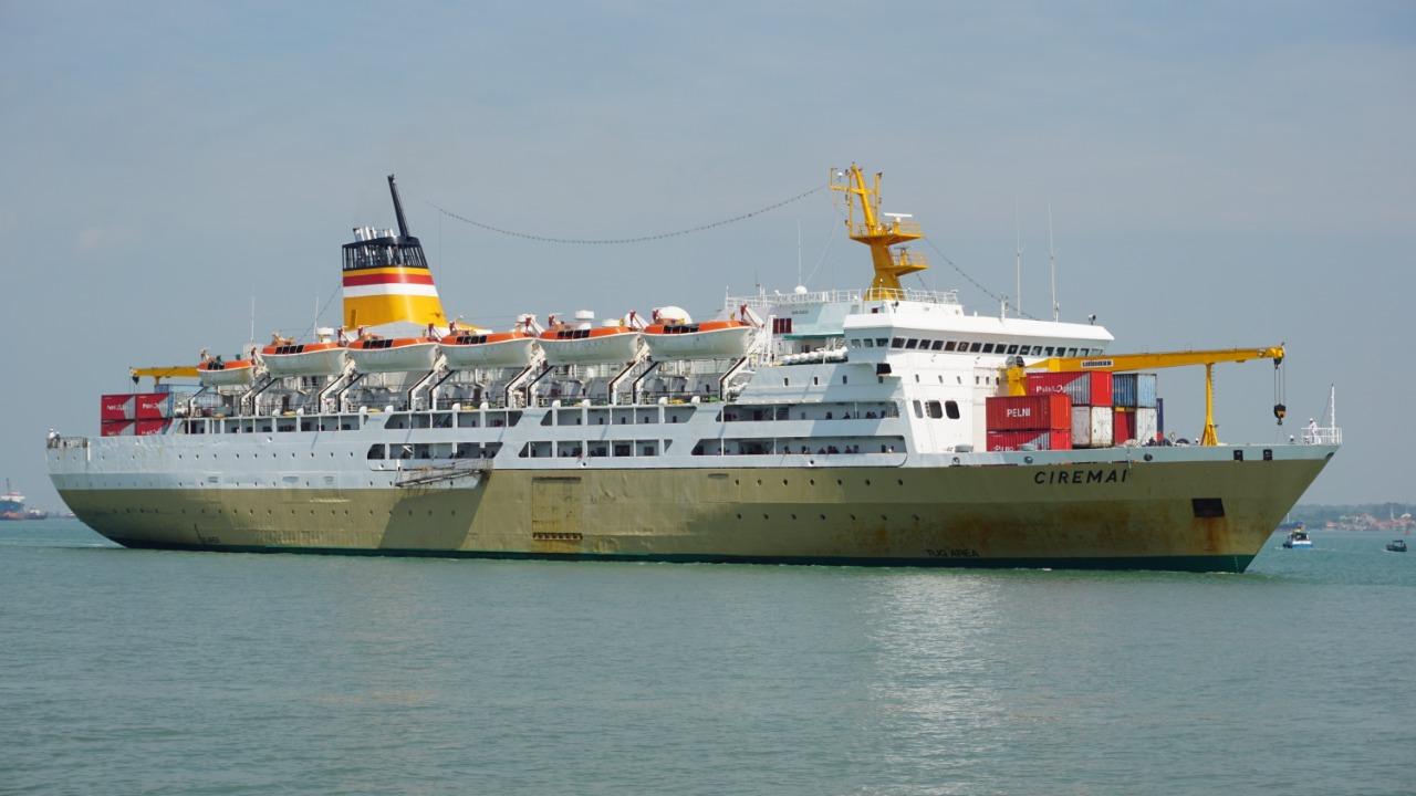 26-kapal-pelni.jpg