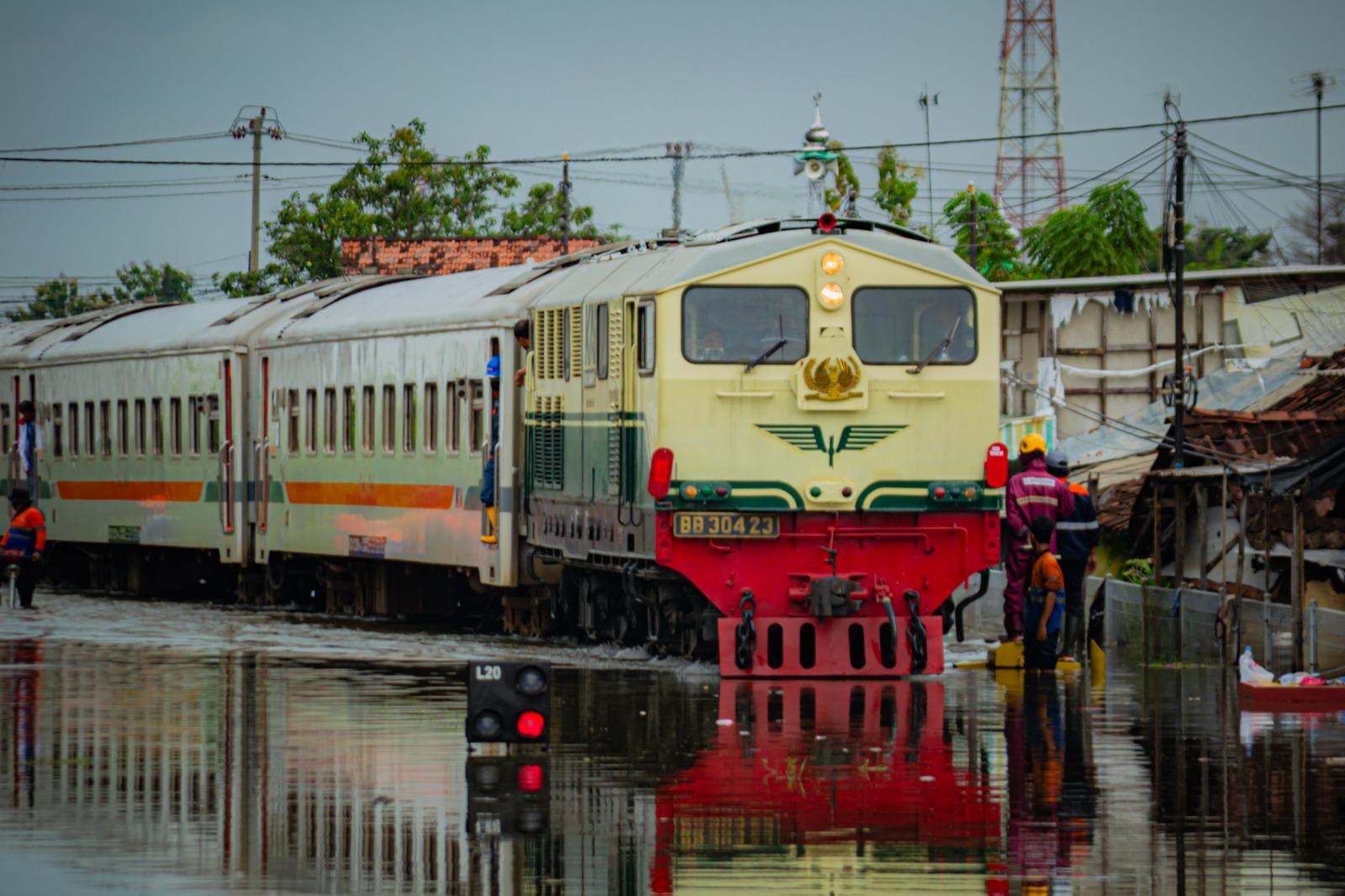 34-PERJALANAN-KA-BATAL-PT-Kereta-Api-Indonesia-Persero.jpg