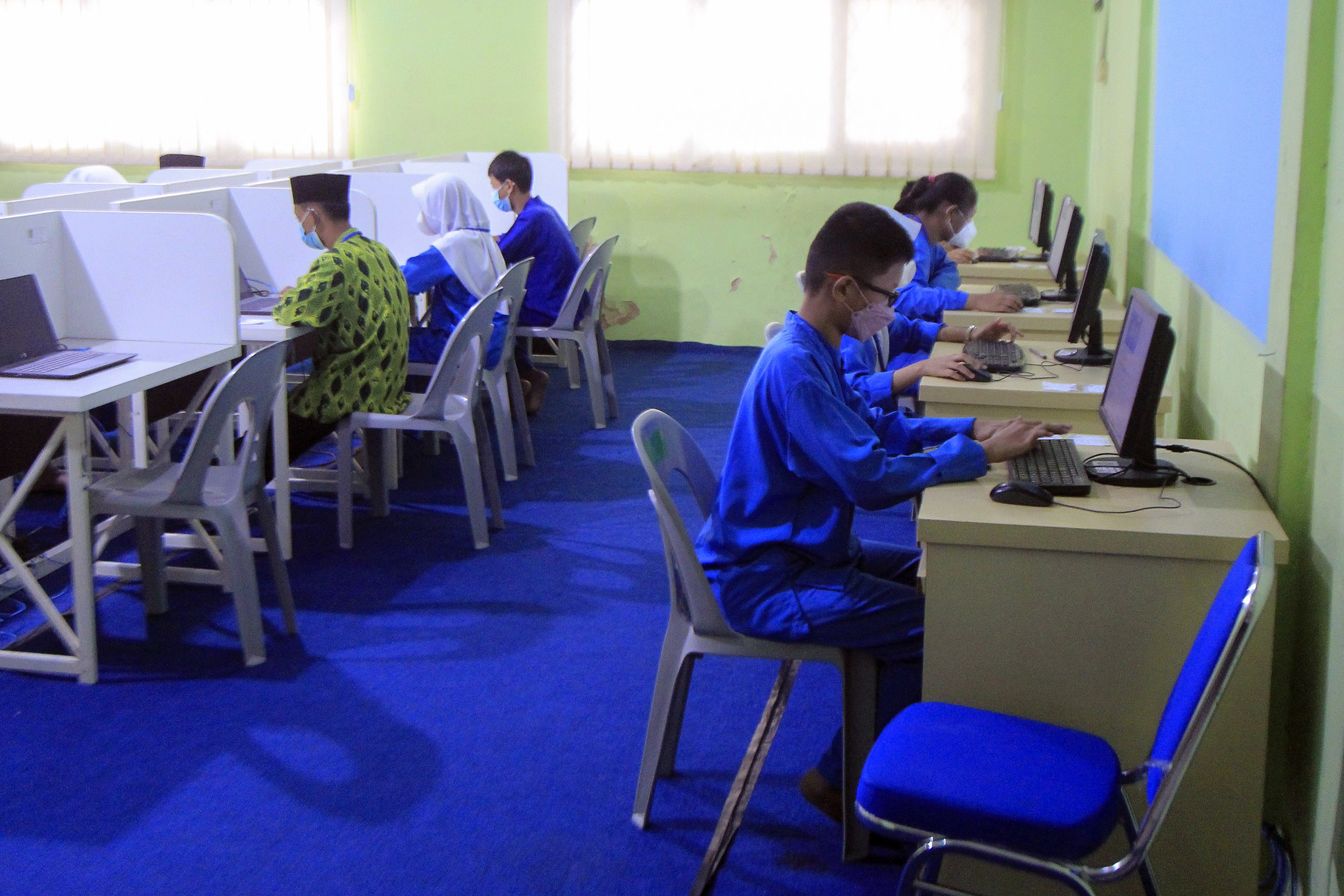 45-siswa-smpn-10-batam-mengikuti-anbk_20220919_205825.jpg