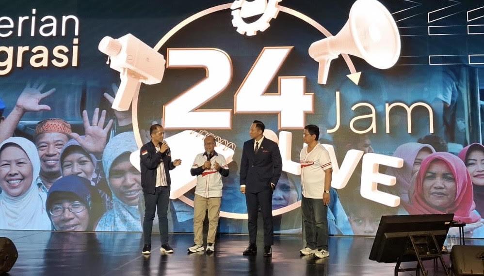 AHY Serahkan 1.147 SHM Bagi Warga Transmigran di 3 Wilayah