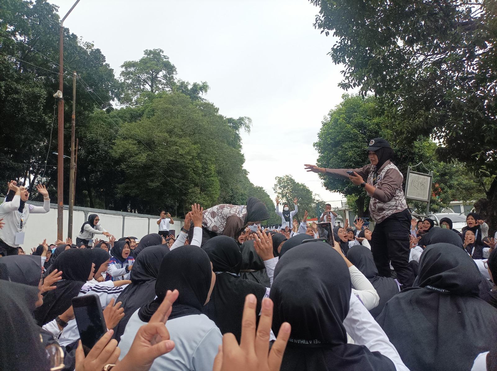 AKP-Mawar-memimpin-para-calon-petugas-haji-perempuan.jpg