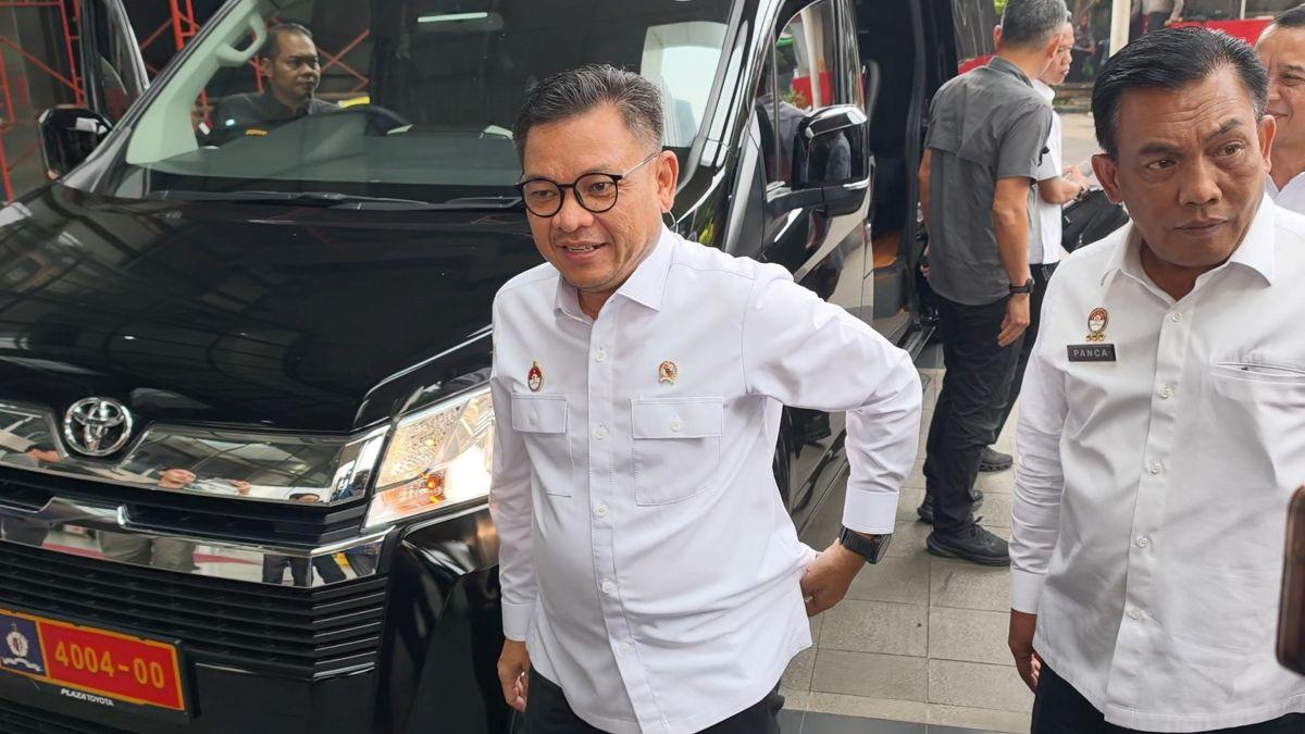Ace-Hasan-Syadzily-tiba-di-Gedung-KPK-kamis.jpg