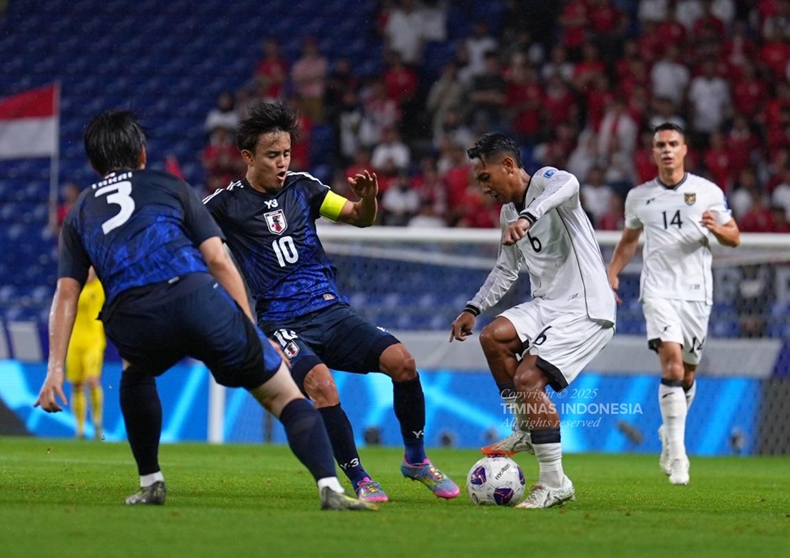 Aksi-Beckham-Putra-saat-Timnas-Indonesia-melawan-Jepang-di-Kualifikasi-Piala-Dunia-2026.jpg