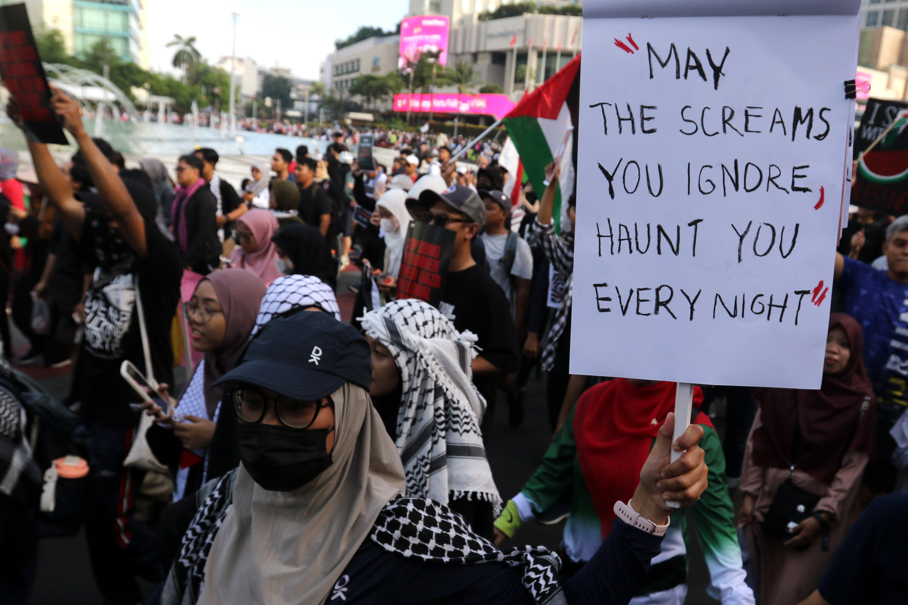 Aksi-Solidaritas-Gerakan-Global-March-to-Gaza_20250615_133624.jpg