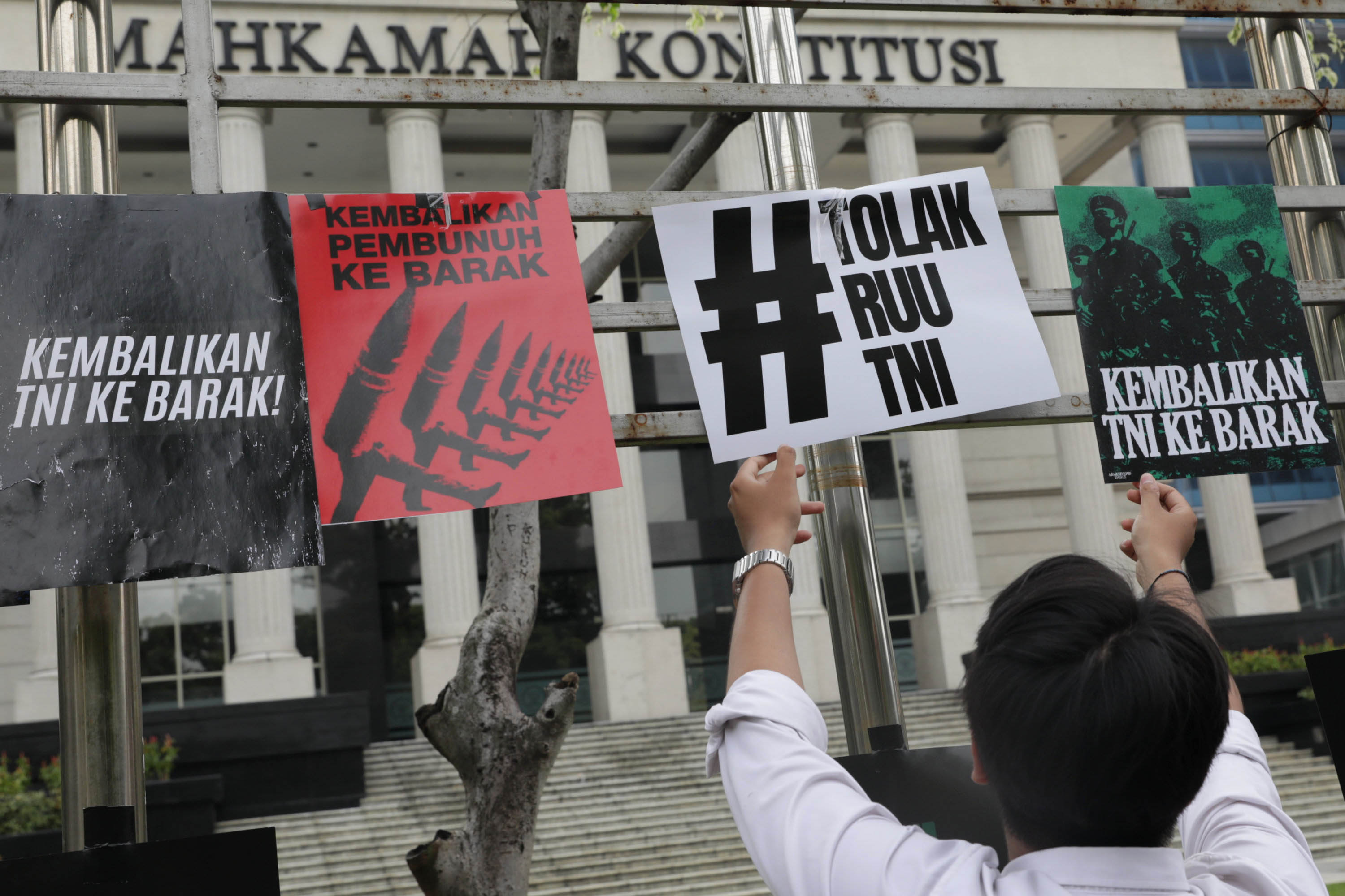 Dokter ASN hingga Pramugari BUMN Gugat UU TNI, Merasa Dirugikan Tentara Bisa Duduki Jabatan Sipil
