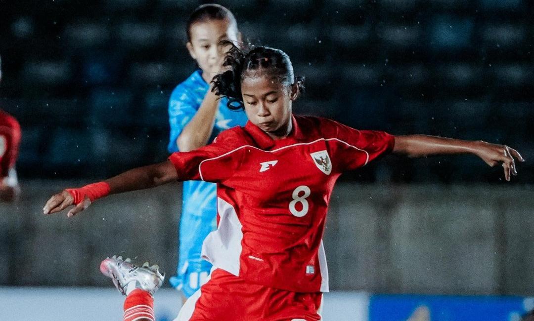 Aksi-gelandang-Timnas-Putri-U20-Indoneisa-Shifana-Rizka-Nadhifa.jpg