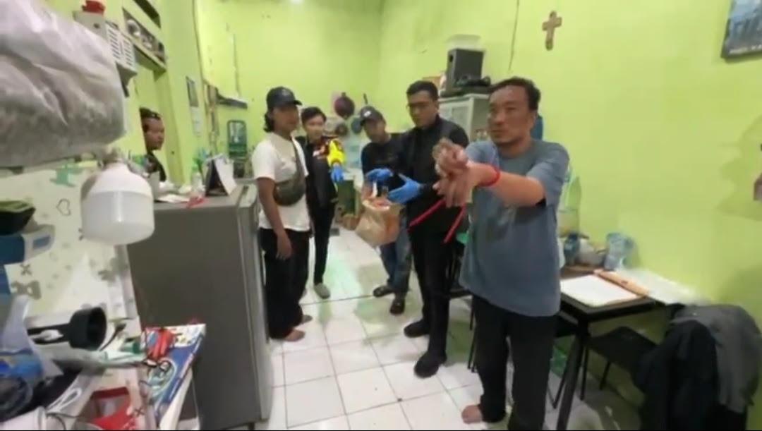 Alex-Iskandar-49-tersangka-penculikan-dan-pembunuhan-anak-tiri-Alvaro-Kiano-Nugroho.jpg