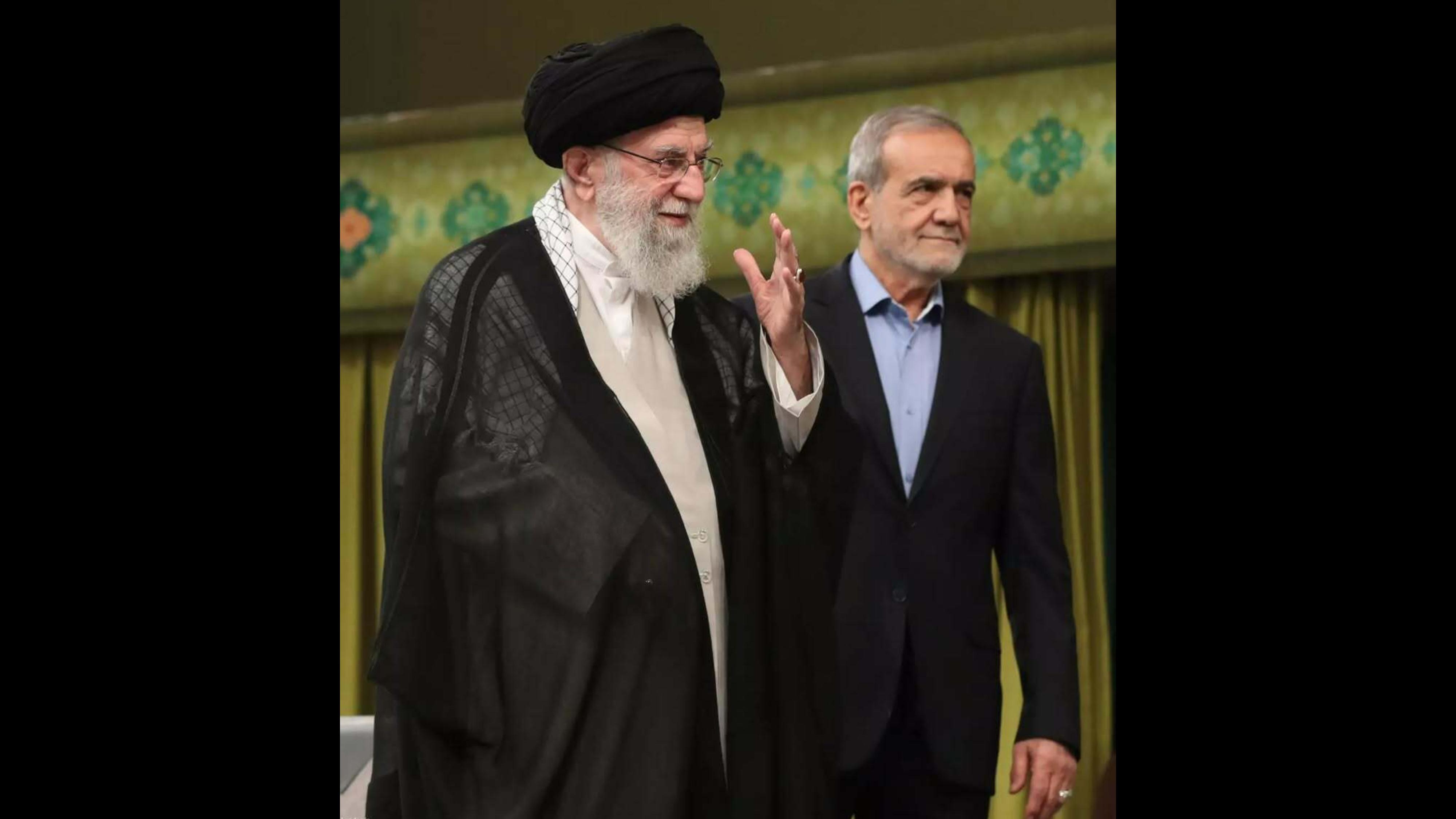 Ali-Khamenei-bersama-Presiden-Iran-Masoud-Pezeshkian1.jpg