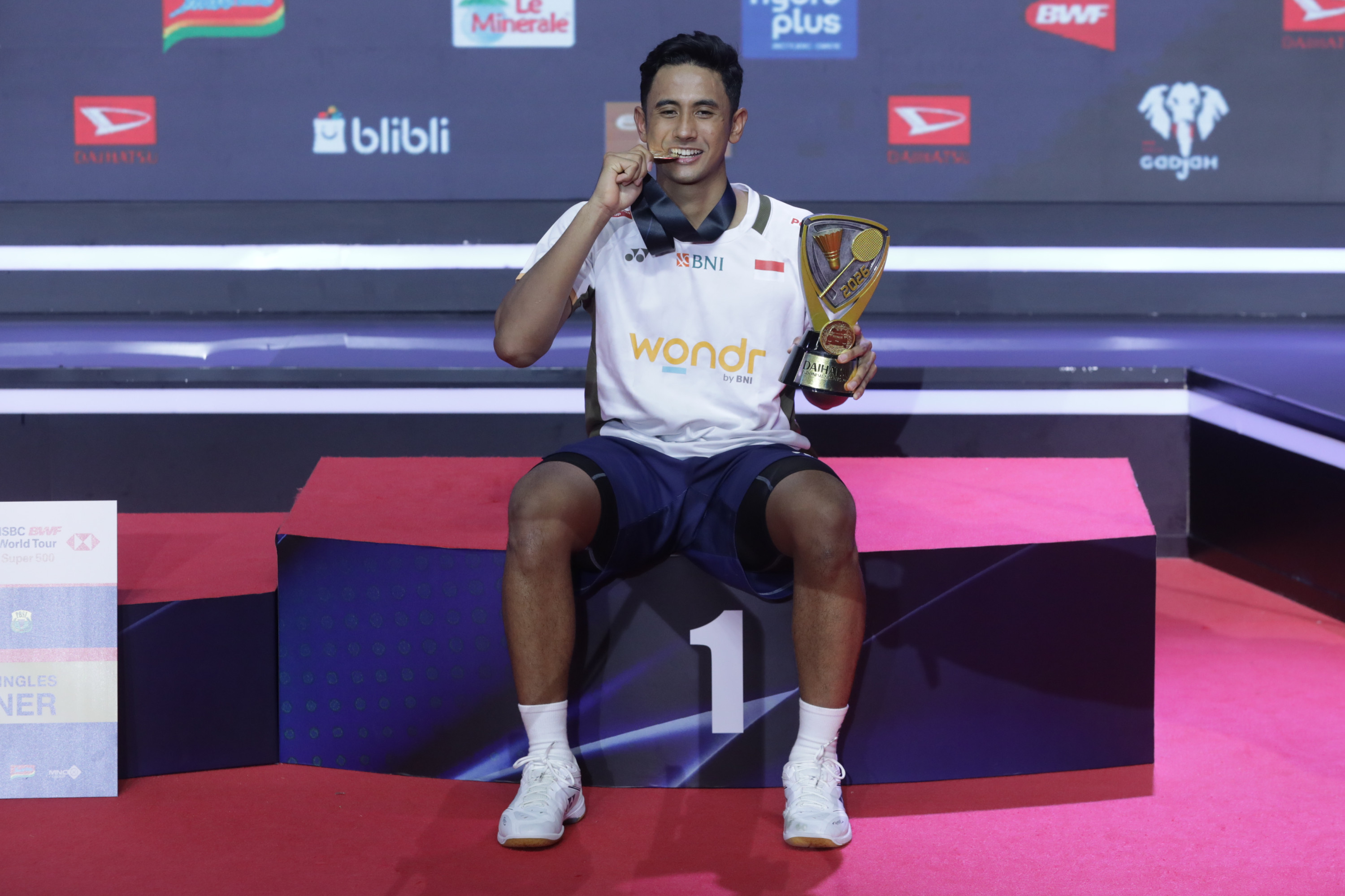Alwi-Farhan-Juara-Tunggal-Putra-Indonesia-Masters-2026_20260125_181429.jpg