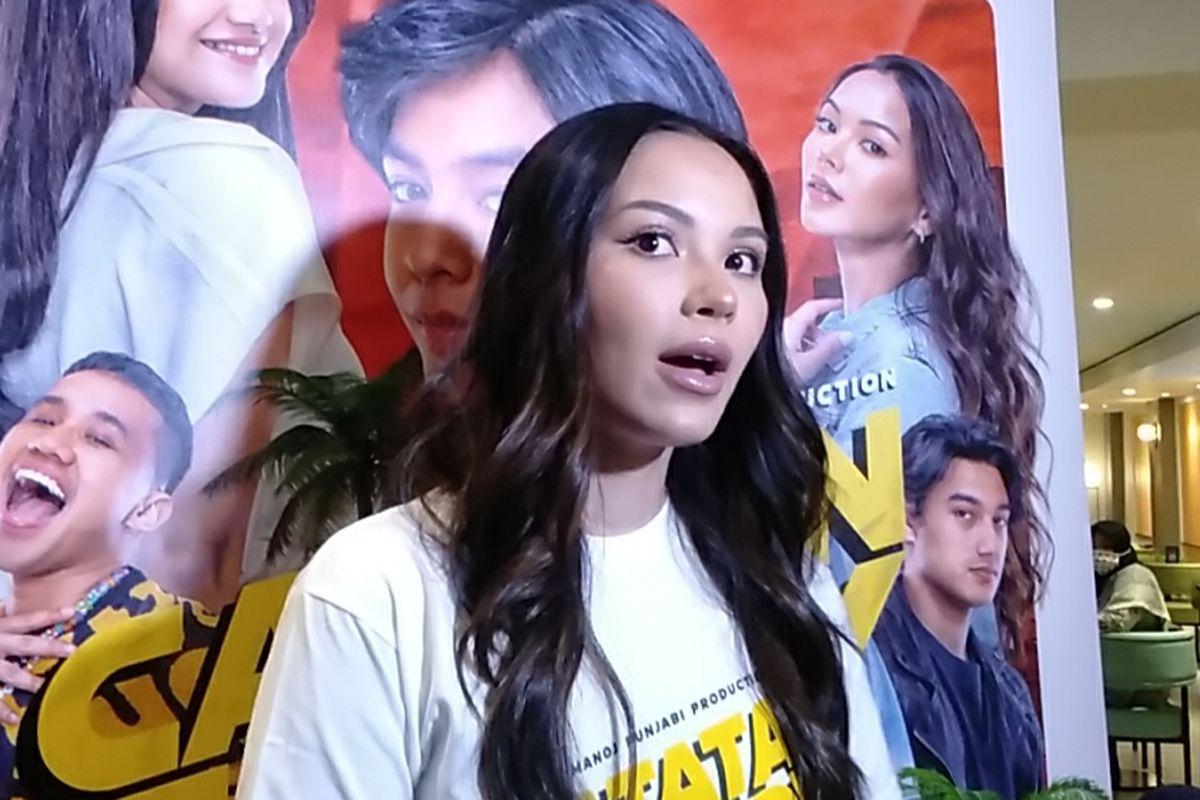 Tangis Alyssa Daguise Pecah saat Maia Estianty Sampaikan Permintaan Maaf di Raudhah