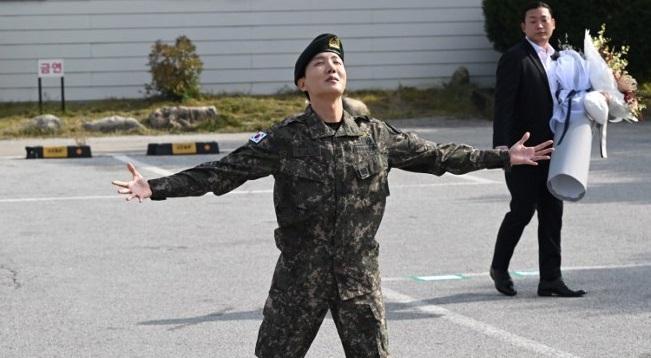 J-Hope Resmi Rampungkan Wajib Militernya Hari Ini, Jin BTS Ikut Jemput Langsung