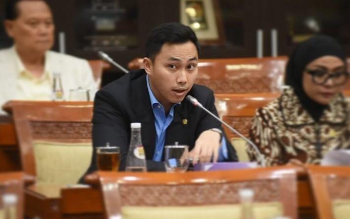 Anggota-Komisi-III-DPR-RI-Fraksi-PDIP-Stevano-Rizki-Adranacus.jpg