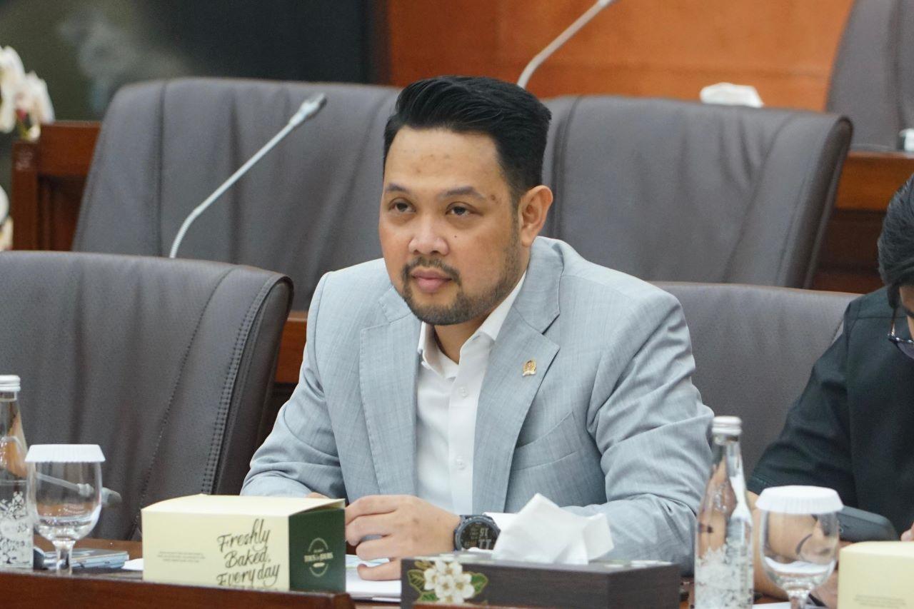 Anggota-Komisi-VI-DPR-RI-Fraksi-PKB-Rivqy-Abdul-Halim-dalam-rapat-kerja.jpg