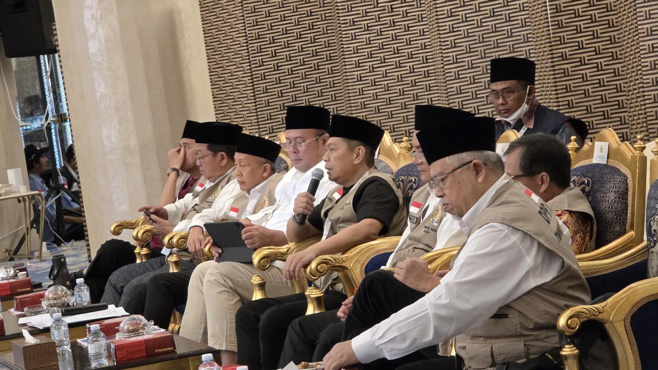 Terima Keluhan Puluhan Jemaah Belum Terima Kartu Nusuk, Adies Kadir Gercep Telepon Dirjen PHU