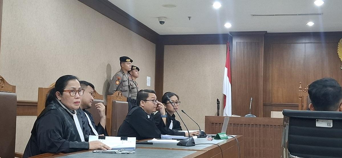 Pendukung Delpedro Cs Minta Anggota Polisi yang Berjaga Diusir Dari Ruang Sidang, Ini Reaksi Hakim