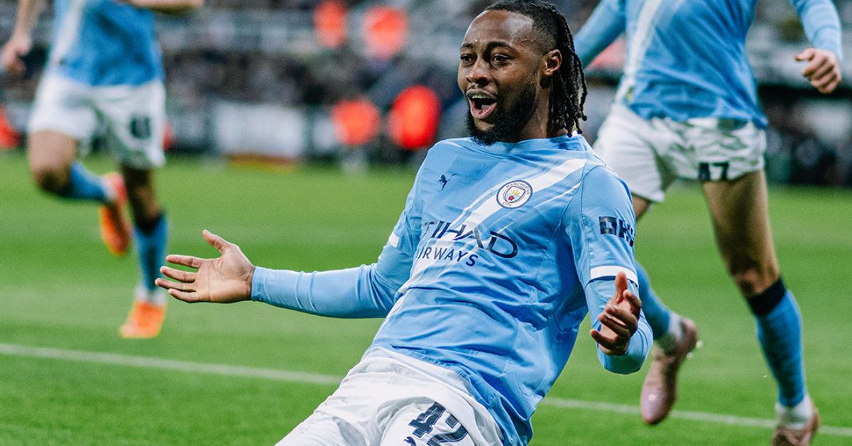 SELEBRASI - Pemain Manchester City, Antoine Semenyo, merayakan gol ke gawang Newcastle United pada pertandingan leg 1 semifinal Carabao Cup, Rabu (14/1/2026) di St. James Park.