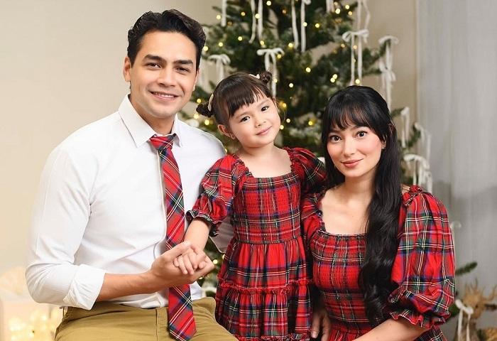 Asmirandah-rayakan-Natal-bareng-suami-dan-anak.jpg