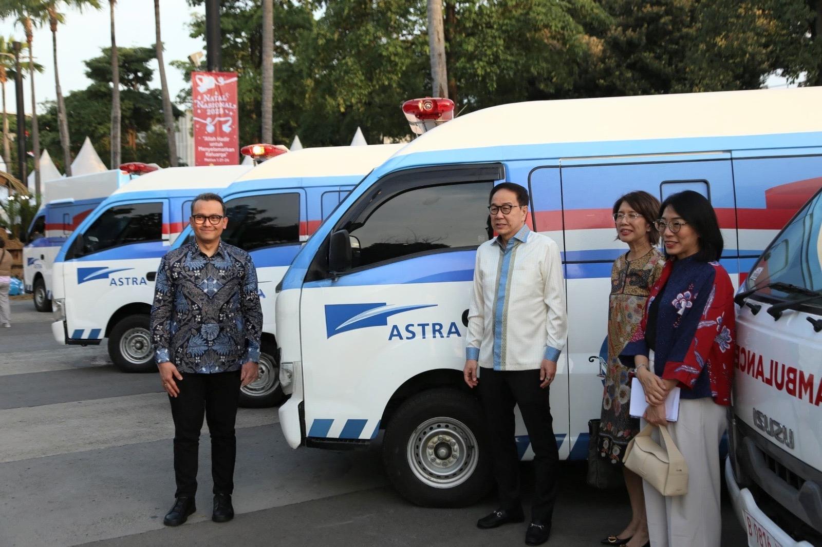 Astra Serahkan 35 Ambulans untuk Perkuat Layanan Kesehatan Masyarakat di Indonesia