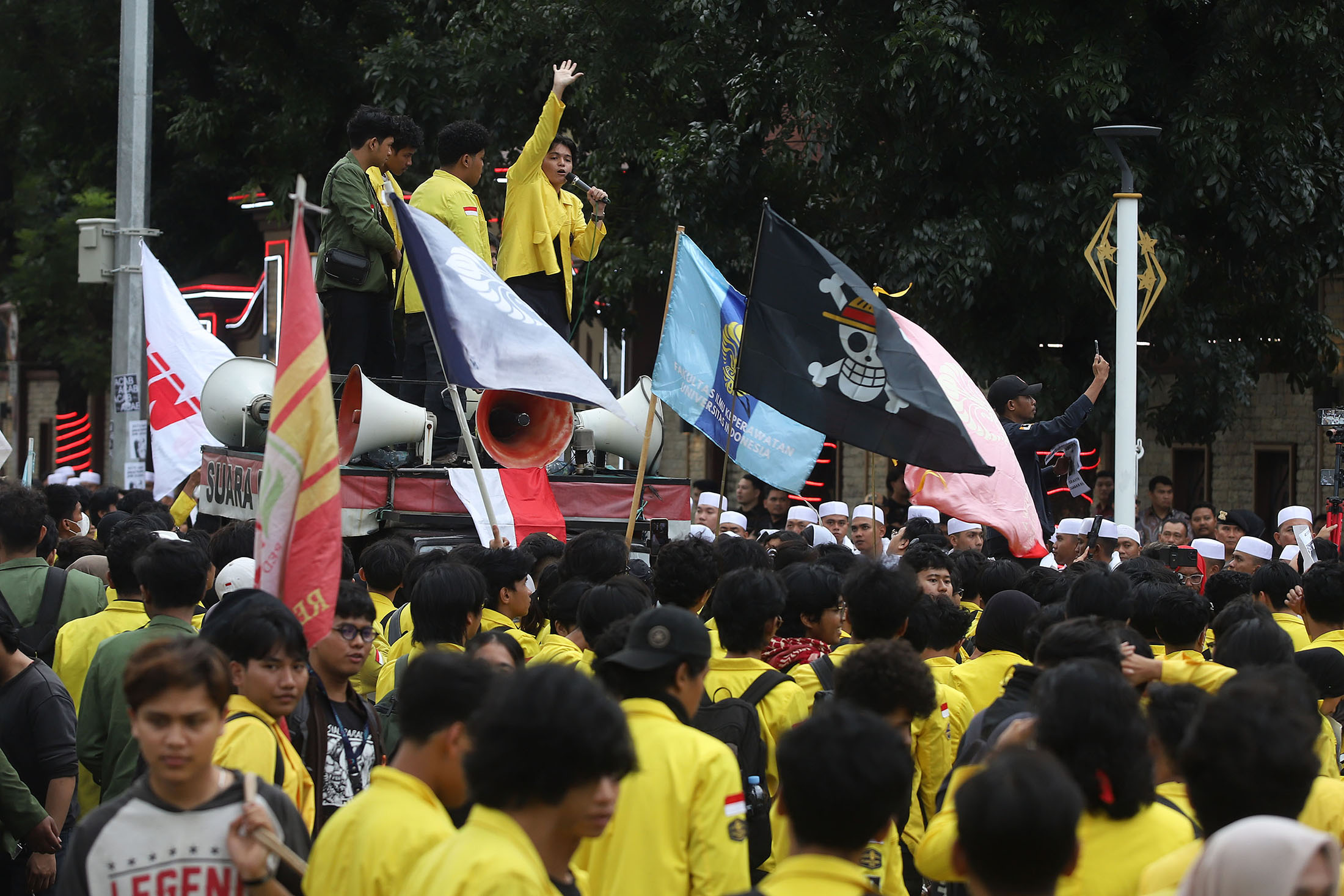 BEM-UI-Gelar-Aksi-di-Mabes-Polri_20260227_213618.jpg