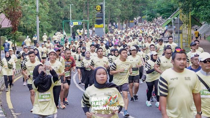 Sukses Gelar BNI-UIHM 2024, ILUNI UI Salurkan Dana Abadi Rp350 juta