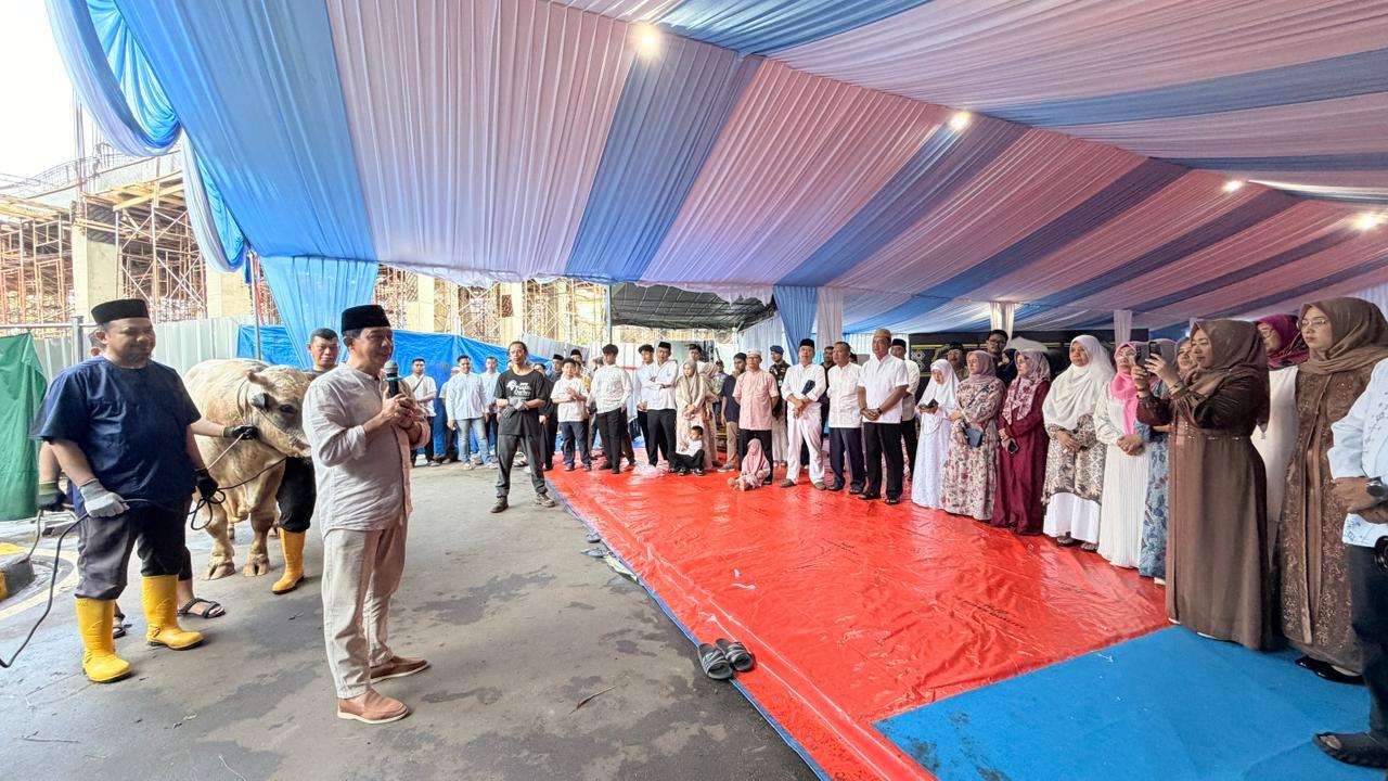 BNPB Sembelih 31 Sapi dan 9 Kambing, Letjen Suharyanto Bersyukur Bisa Rayakan Bersama Pegawai
