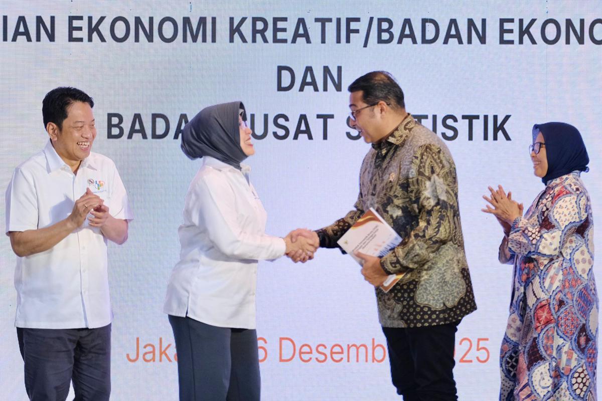 Pertumbuhan Ekonomi Kreatif Lampaui Nasional, BPS Serahkan Laporan Statistik ke Kemenekraf