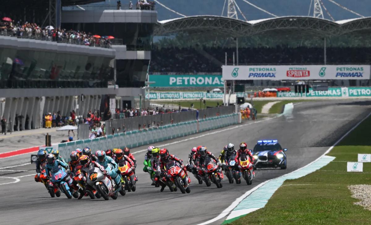 BALAPAN MOTO3 - Jajaran pembalap Moto3 melakoni agenda balapan di Sirkuit Sepang, Malaysia, dalam agenda GP Malaysia pada 26 Oktober 2025. (Foto: Laman Resmi MotoGP)