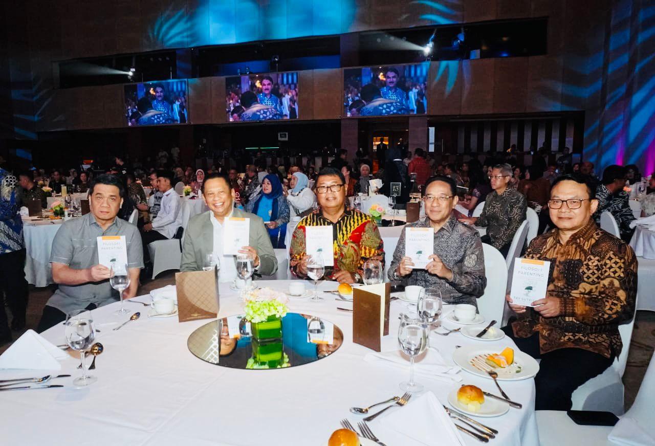 Bamsoet Puji Peluncuran Buku Filosofi Parenting Karya Try Sutrisno