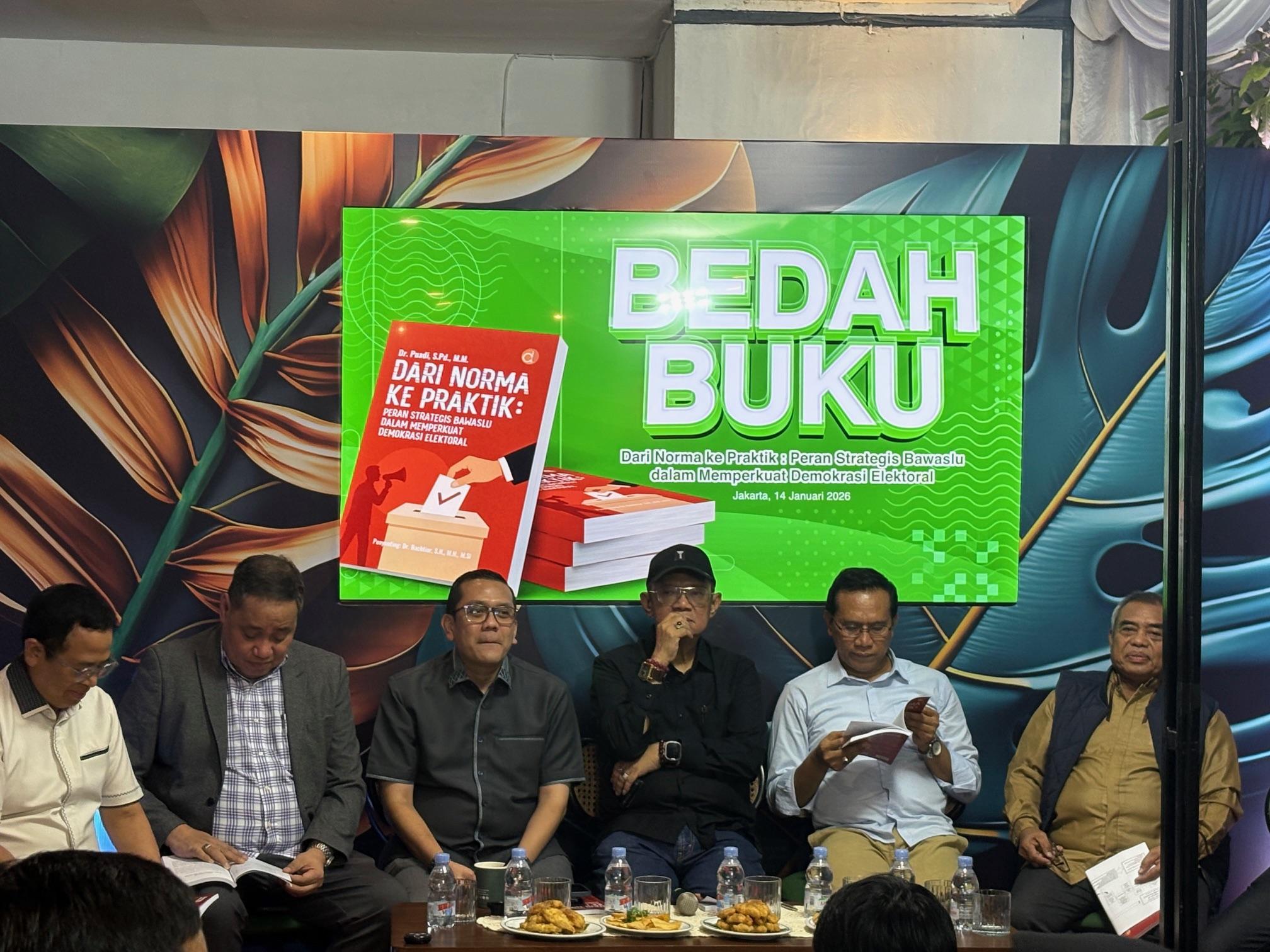 Bedah-Buku-Keempat-Puadi.jpg