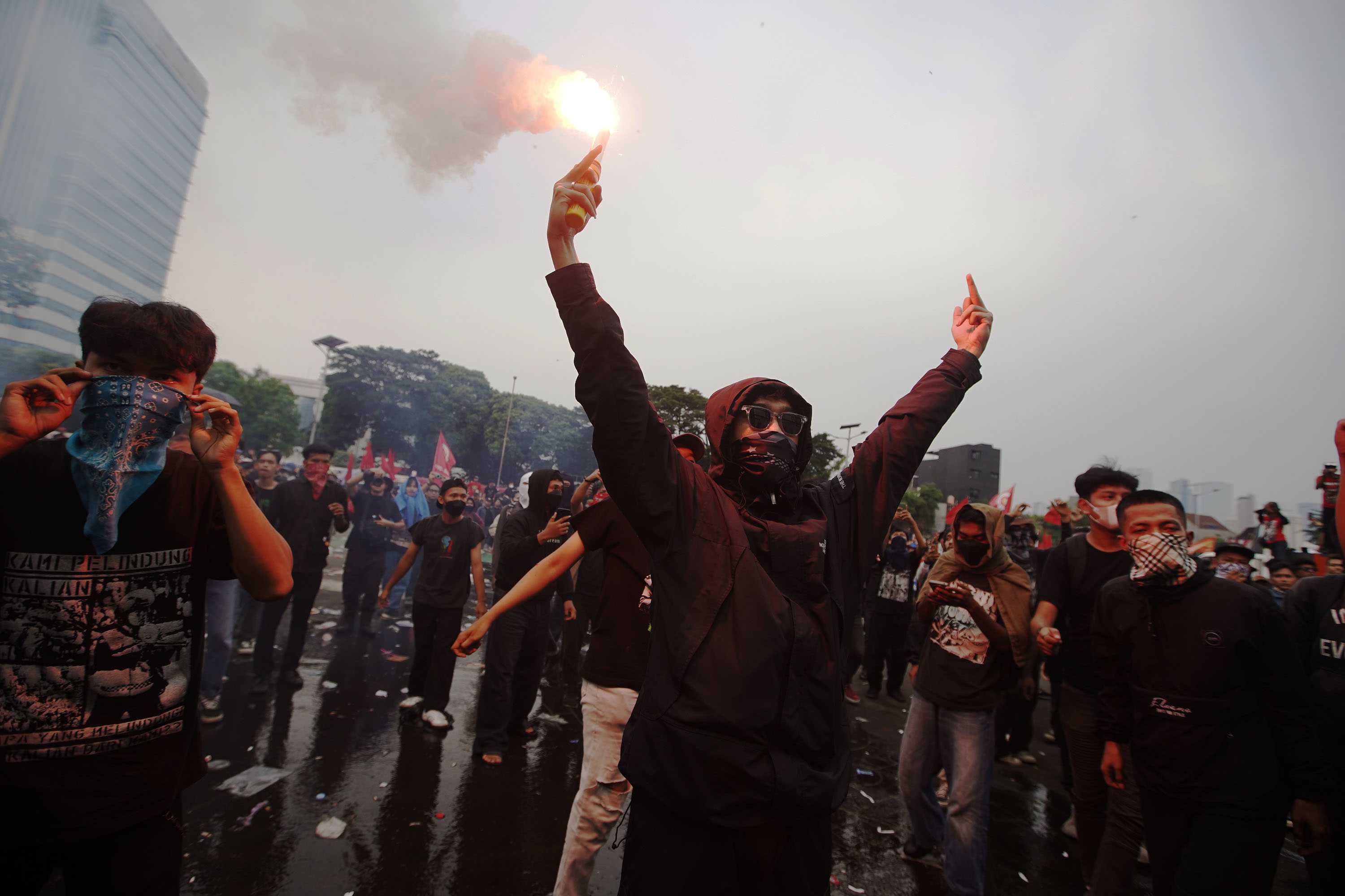 12.500 Buruh Karawang Berangkat ke Jakarta Besok, Kendaraan Ditempeli Stiker Tol Gratis