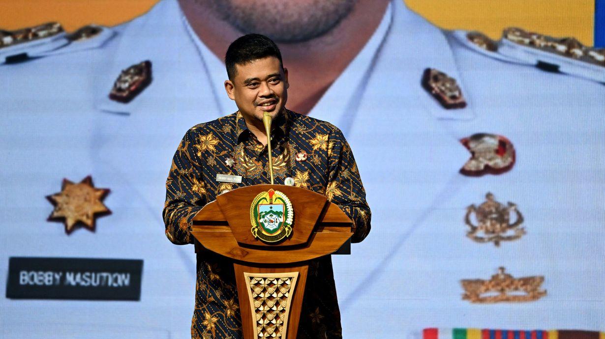 MANAJEMEN TALENTA ASN - Gubernur Sumatra Utara, Muhammad Bobby Afif Nasution, tengah menyampaikan paparannya dalam acara Penguatan Penerapan Manajemen Talenta ASN di Kantor Gubernur Sumut, Jalan Diponegoro Nomor 30 Medan, Rabu (29/10/2025).