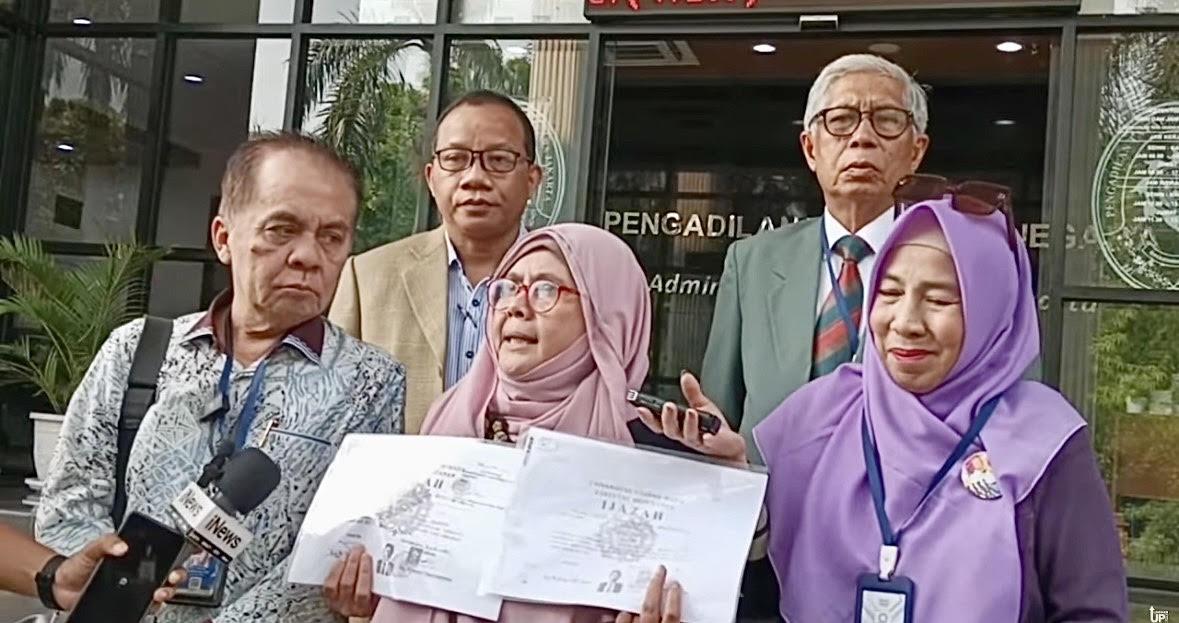 Bonjowi Sebut Salinan Ijazah Jokowi Tak Layak, Tantang Pengakuan Resmi UGM