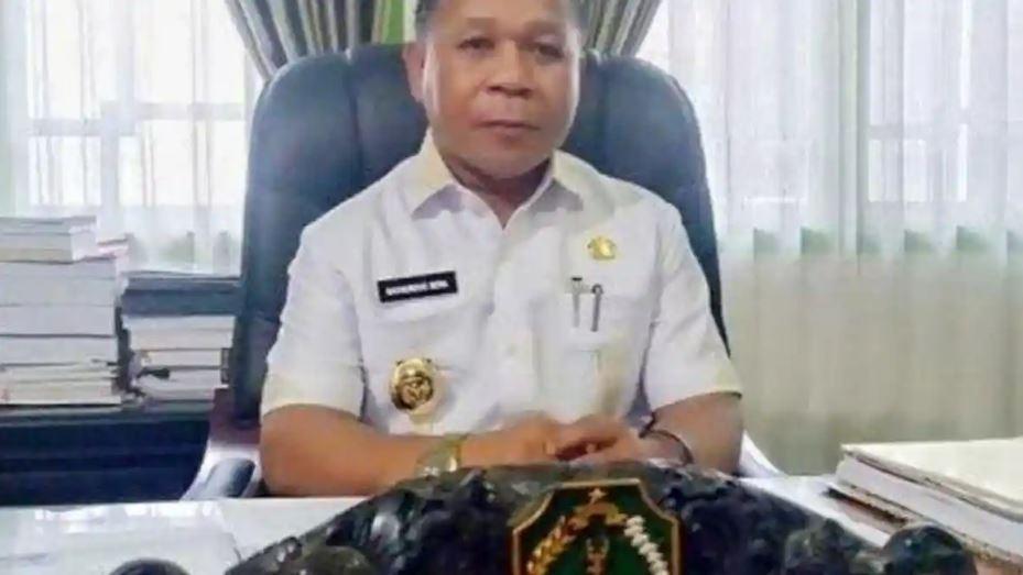 Bupati-Ngada-Raymundus-Bena.jpg