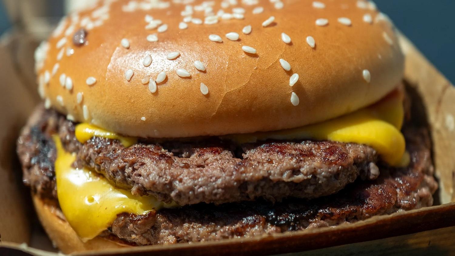Saham Mcdonald's Terjun Bebas Gegara Kasus E Coli di Menu Hamburger yang Tewaskan 1 Warga AS