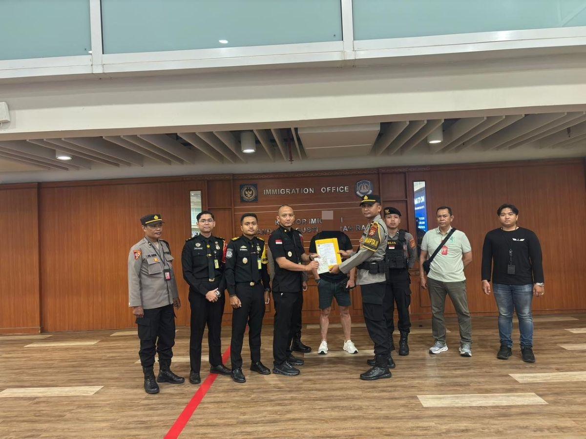 Buronan Interpol Asal Inggris, Steven Lyons Ditangkap di Bandara Ngurah Rai Bali