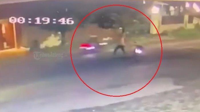 CCTV-Penembakan-Polisi-di-Semarang.jpg